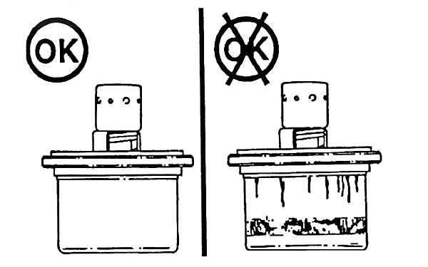 柴油機(jī)節(jié)溫器外殼腐蝕或損壞檢查.png